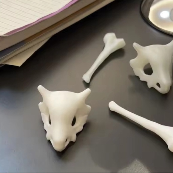 Pokemon Unique Cubone Hair Stick Clip Glow In The Dark - Picture 5 of 9